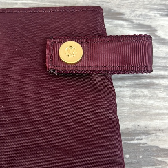 Lululemon Present Pouch new with tags - Picture 11 of 15